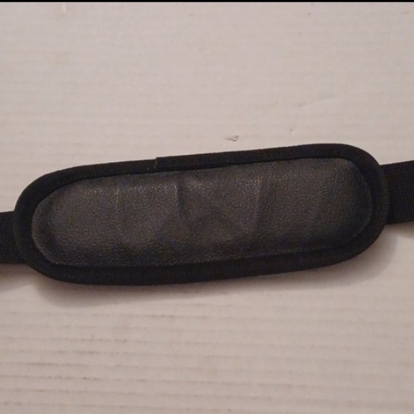 4/$30 Padded Clip-On Shoulder Handle - Duffel Bag Type - Picture 6 of 6